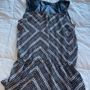 Socialite M Black Top